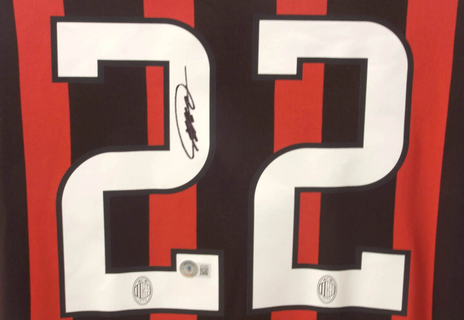 Ricardo Kaka Signed AC Milan Home Soccer Jersey #22 with Beckett Witness